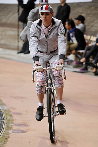 Moncler Gamme Bleu / - 2011